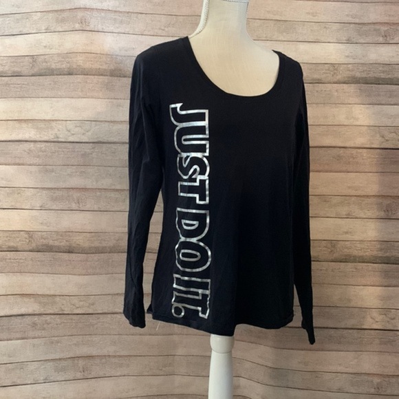 Nike Tee. Women’s cute Just Do It Tee. Size M. - Picture 1 of 4